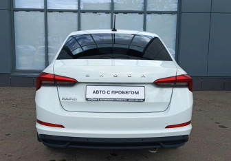 Подержанный автомобиль Skoda Rapid Liftback 2020 года (8 фото)