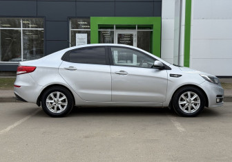 Подержанный автомобиль Kia Rio Sedan 2015 года (4 фото)