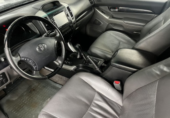 Подержанный автомобиль Toyota Land Cruiser Prado 2007 года (9 фото)