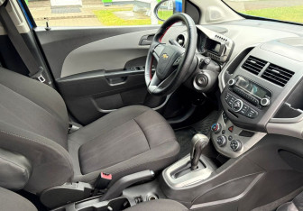 Подержанный автомобиль Chevrolet Aveo Sedan 2013 года (9 фото)