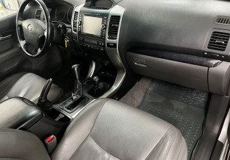 Подержанный автомобиль Toyota Land Cruiser Prado 2007 года (11 фото)
