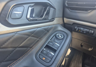 Подержанный автомобиль Exeed TXL 2022 года (17 фото)