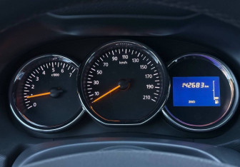 Подержанный автомобиль Renault Duster 2015 года (13 фото)