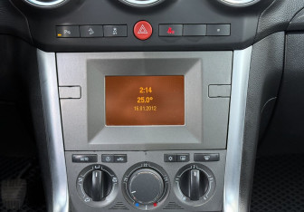 Подержанный автомобиль Opel Antara 2012 года (13 фото)