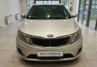 Подержанный автомобиль Kia Rio Hatchback 2014 года (2 фото)