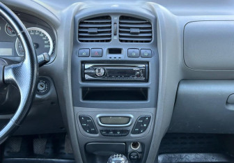 Подержанный автомобиль Hyundai Santa Fe 2008 года (13 фото)