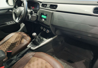 Подержанный автомобиль Renault Arkana 2019 года (11 фото)