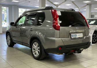 Подержанный автомобиль Nissan X-Trail 2012 года (7 фото)