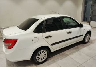 Подержанный автомобиль LADA (ВАЗ) Granta Sedan 2017 года (7 фото)