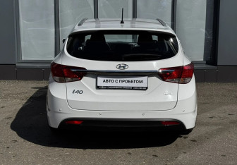 Подержанный автомобиль Hyundai i40 Wagon 2013 года (7 фото)