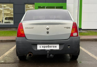 Подержанный автомобиль Renault Logan Sedan 2007 года (6 фото)