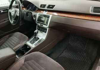Подержанный автомобиль Volkswagen Passat Wagon 2011 года (13 фото)