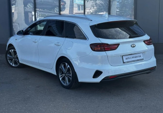 Подержанный автомобиль Kia Ceed Wagon 2019 года (8 фото)