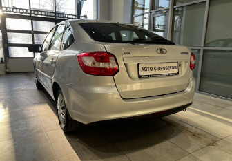 Подержанный автомобиль LADA (ВАЗ) Granta Liftback 2015 года (5 фото)