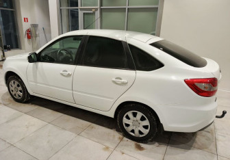 Подержанный автомобиль LADA (ВАЗ) Granta Liftback 2022 года (4 фото)