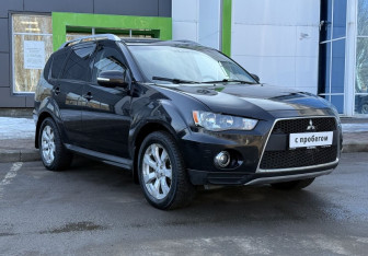 Подержанный автомобиль Mitsubishi Outlander 2010 года (3 фото)