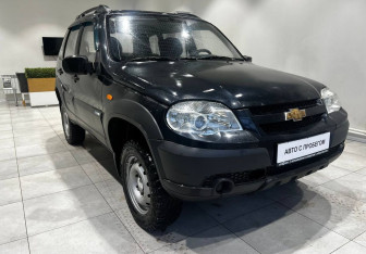 Подержанный автомобиль Chevrolet Niva 2011 года (3 фото)