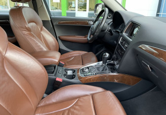 Подержанный автомобиль Audi Q5 2009 года (10 фото)