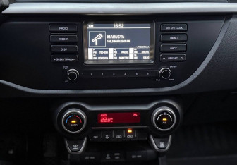 Подержанный автомобиль Kia Rio Sedan 2017 года (14 фото)