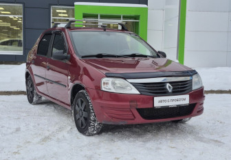 Подержанный автомобиль Renault Logan Sedan 2011 года (3 фото)