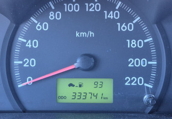 Подержанный автомобиль Kia Cerato Hatchback 2005 года (13 фото)