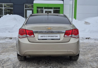 Подержанный автомобиль Chevrolet Cruze Sedan 2012 года (6 фото)