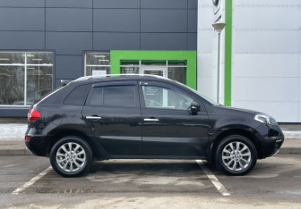 Подержанный автомобиль Renault Koleos 2012 года (4 фото)