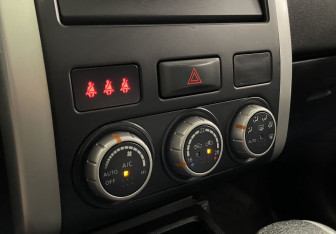Подержанный автомобиль Nissan X-Trail 2012 года (15 фото)