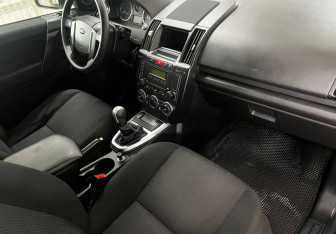 Подержанный автомобиль Land Rover Freelander 2012 года (12 фото)