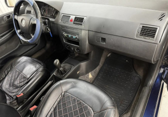 Подержанный автомобиль Skoda Fabia Wagon 2007 года (11 фото)