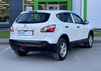 Подержанный автомобиль Nissan Qashqai 2011 года (5 фото)