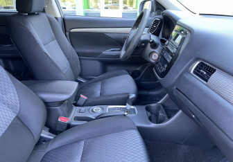 Подержанный автомобиль Mitsubishi Outlander 2013 года (9 фото)