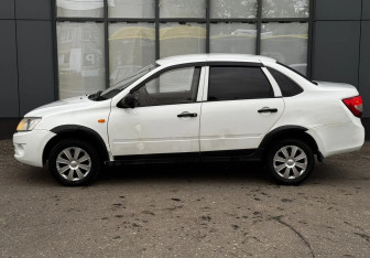 Подержанный автомобиль LADA (ВАЗ) Granta Sedan 2015 года (5 фото)