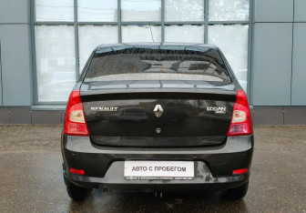 Подержанный автомобиль Renault Logan Sedan 2011 года (8 фото)
