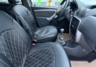 Подержанный автомобиль Renault Duster 2013 года (10 фото)