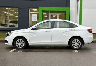 Подержанный автомобиль LADA (ВАЗ) Vesta Sedan 2016 года (8 фото)