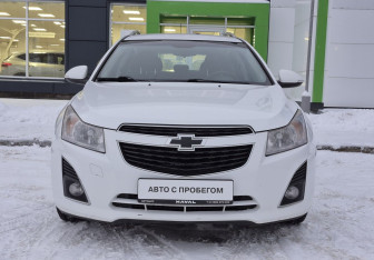 Подержанный автомобиль Chevrolet Cruze Wagon 2014 года (2 фото)