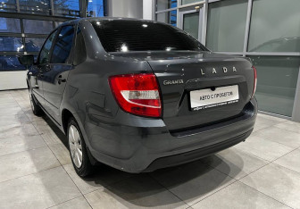 Подержанный автомобиль LADA (ВАЗ) Granta Sedan 2019 года (7 фото)