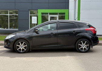 Подержанный автомобиль Ford Focus Hatchback 2012 года (8 фото)