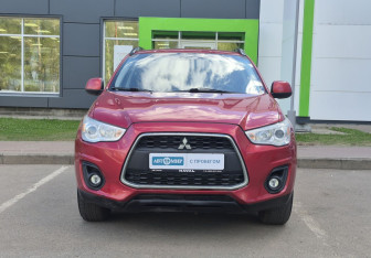 Подержанный автомобиль Mitsubishi ASX 2014 года (2 фото)