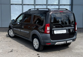 Подержанный автомобиль LADA (ВАЗ) Largus Wagon 2018 года (8 фото)