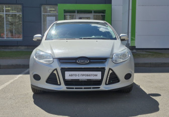 Подержанный автомобиль Ford Focus Hatchback 2011 года (2 фото)