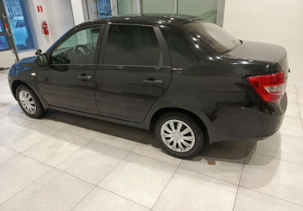 Подержанный автомобиль LADA (ВАЗ) Granta Sedan 2018 года (4 фото)