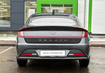 Подержанный автомобиль Hyundai Sonata 2020 года (6 фото)