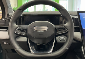Подержанный автомобиль Geely Atlas 2024 года (11 фото)