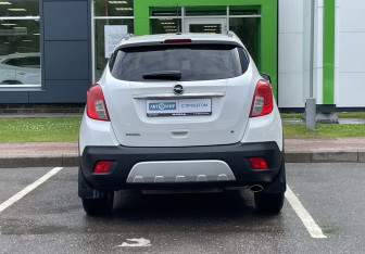 Подержанный автомобиль Opel Mokka 2013 года (6 фото)