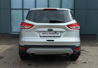 Подержанный автомобиль Ford Kuga 2014 года (6 фото)