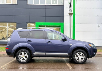 Подержанный автомобиль Mitsubishi Outlander 2007 года (8 фото)