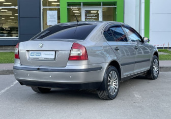 Подержанный автомобиль Skoda Octavia Liftback 2007 года (5 фото)