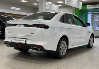Подержанный автомобиль Kaiyi E5 2023 года (5 фото)